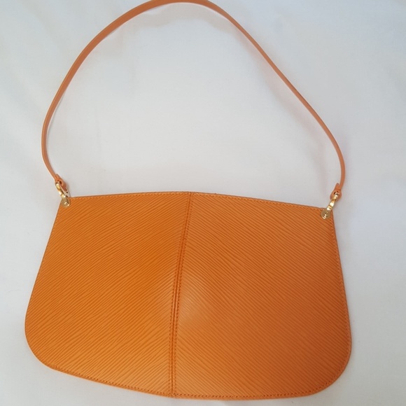 🌸SOLD🌸Louis Vuitton Epi Demi Lune Pochette - Picture 8 of 8